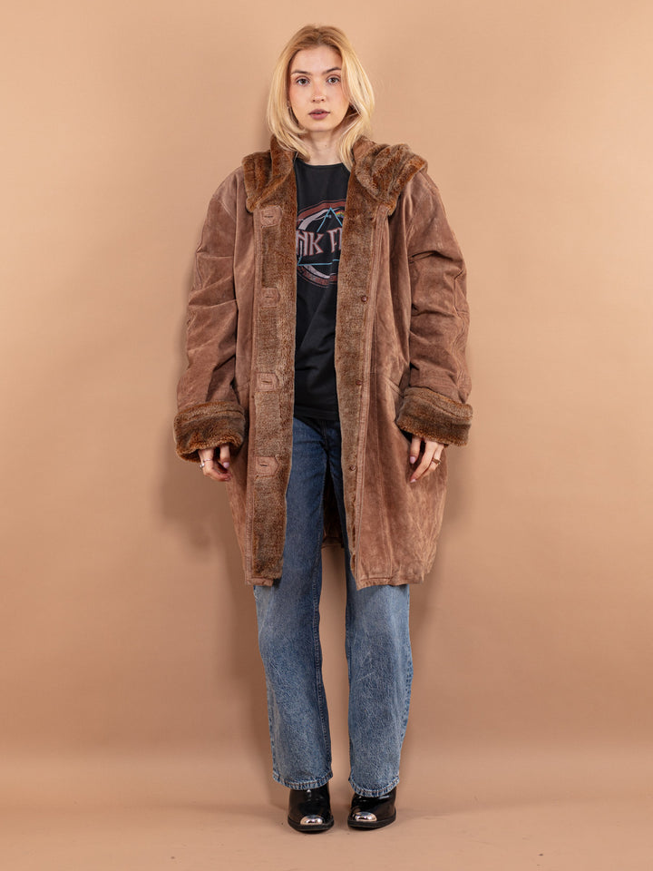 Vintage 90's Women Oversized Suede Sherpa Coat in Brown - NorthernGrip