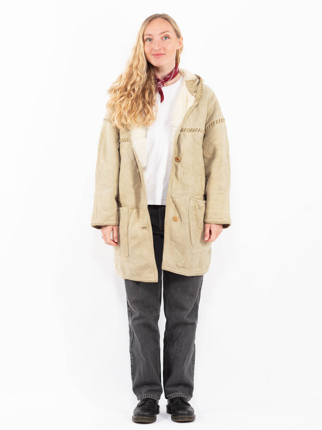 Vintage 90's Women Sheepskin Coat in BeigeA0592