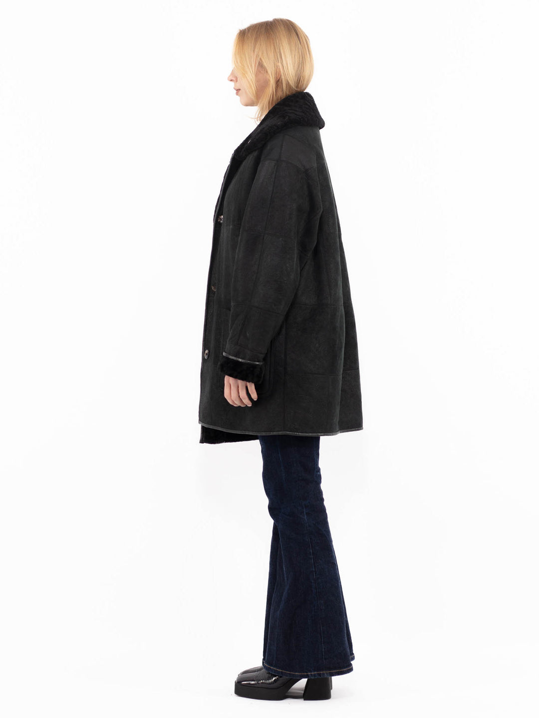 Vintage 90's Women Sheepskin Coat in BlackA1089