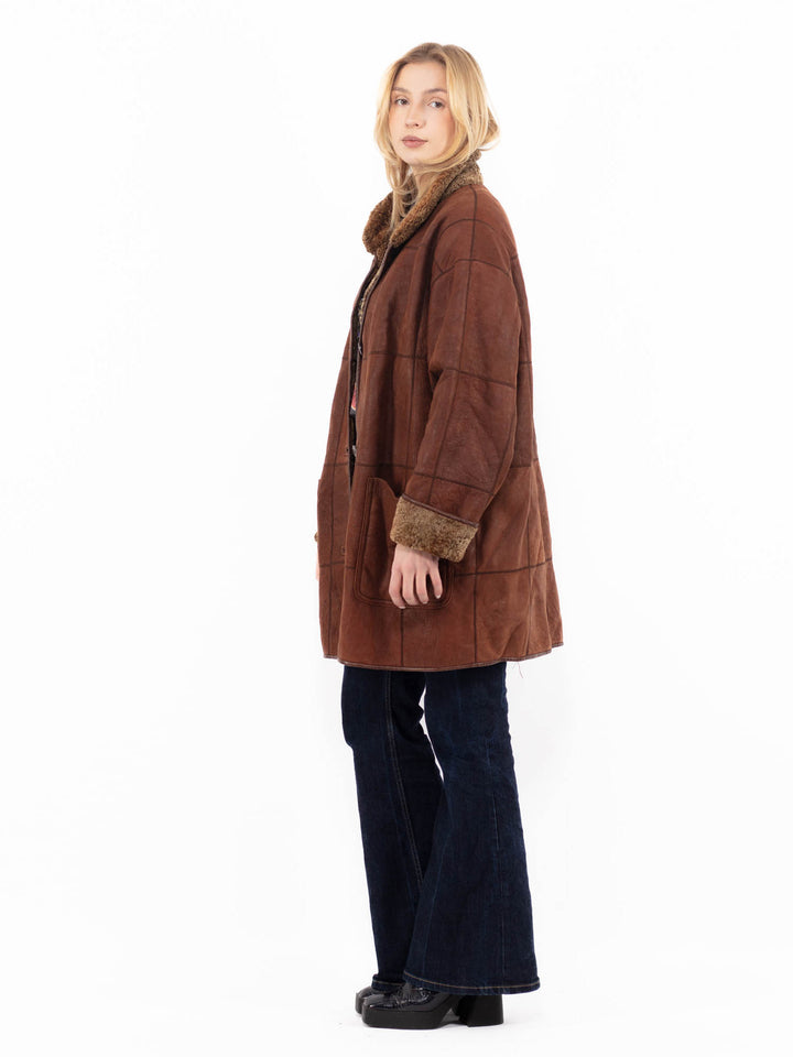 Vintage 90's Women Sheepskin Coat in BrownA1099