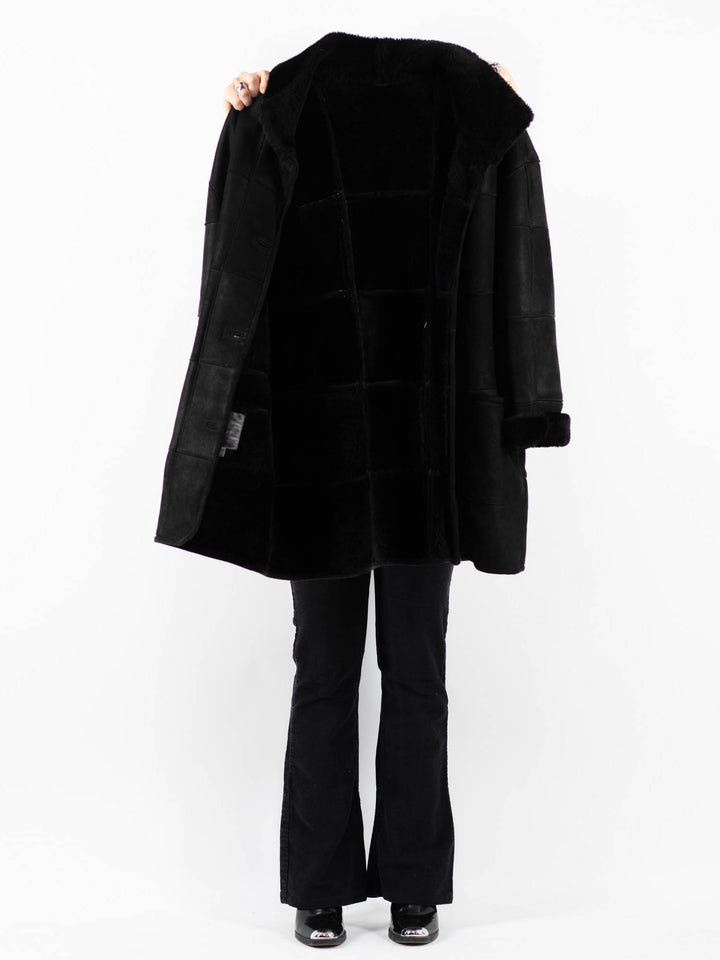 Vintage 90's Women Sheepskin Coat in BlackV9776