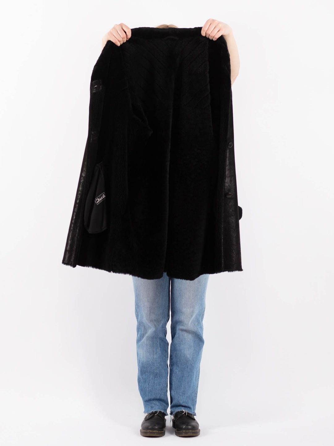 Vintage 90's Women Sheepskin Coat in BlackV9480