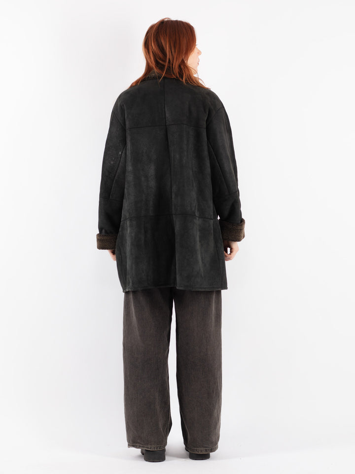 Vintage 90's Women Sheepskin Coat in Black