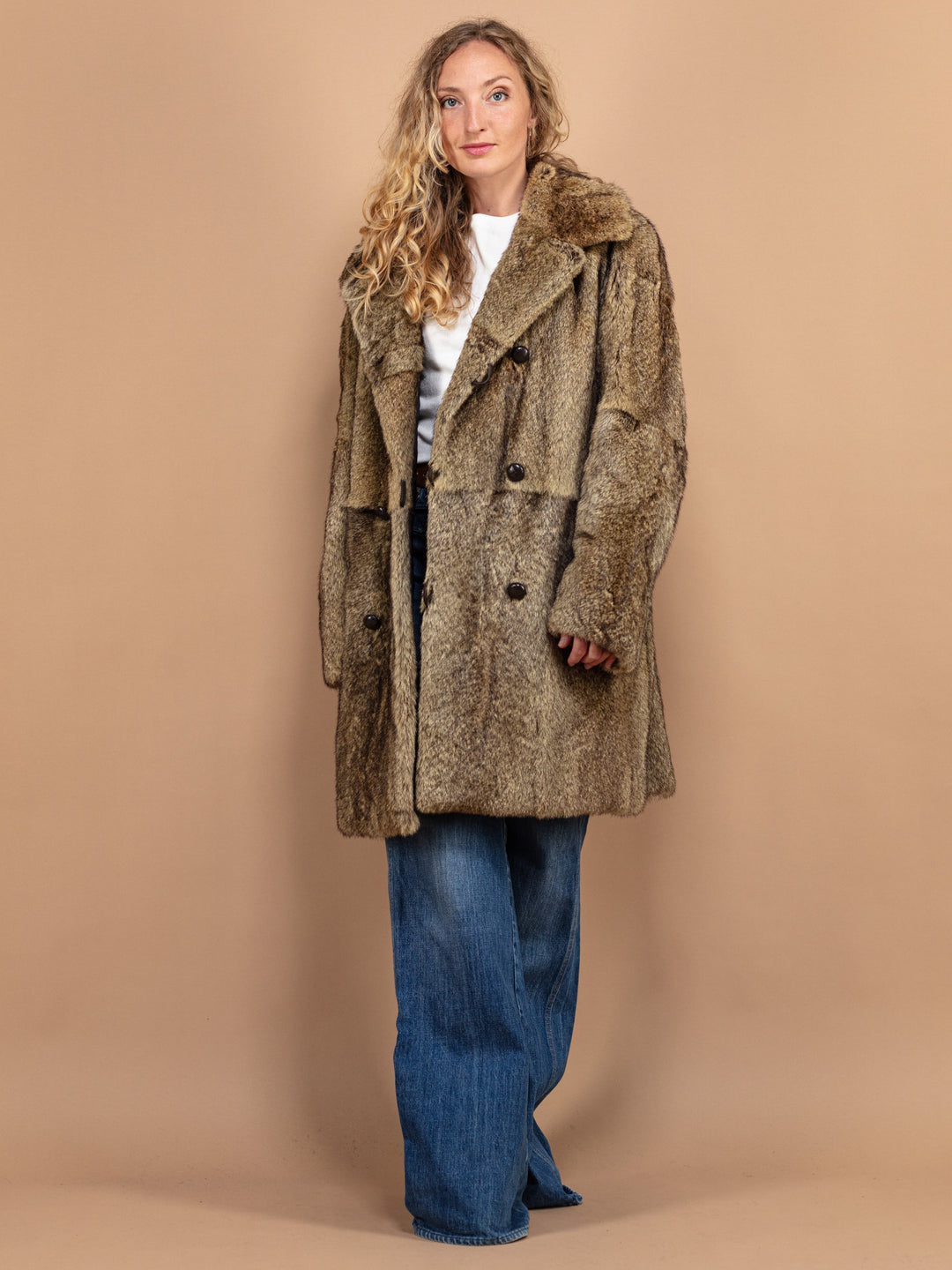 Vintage 80's Women Oversized Fur Coat in Beige - NorthernGrip