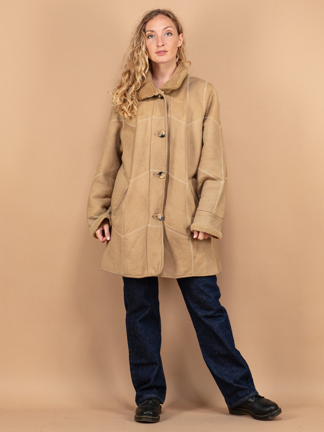 Vintage 80's Women Sheepskin Leather Coat in Beige - NorthernGrip