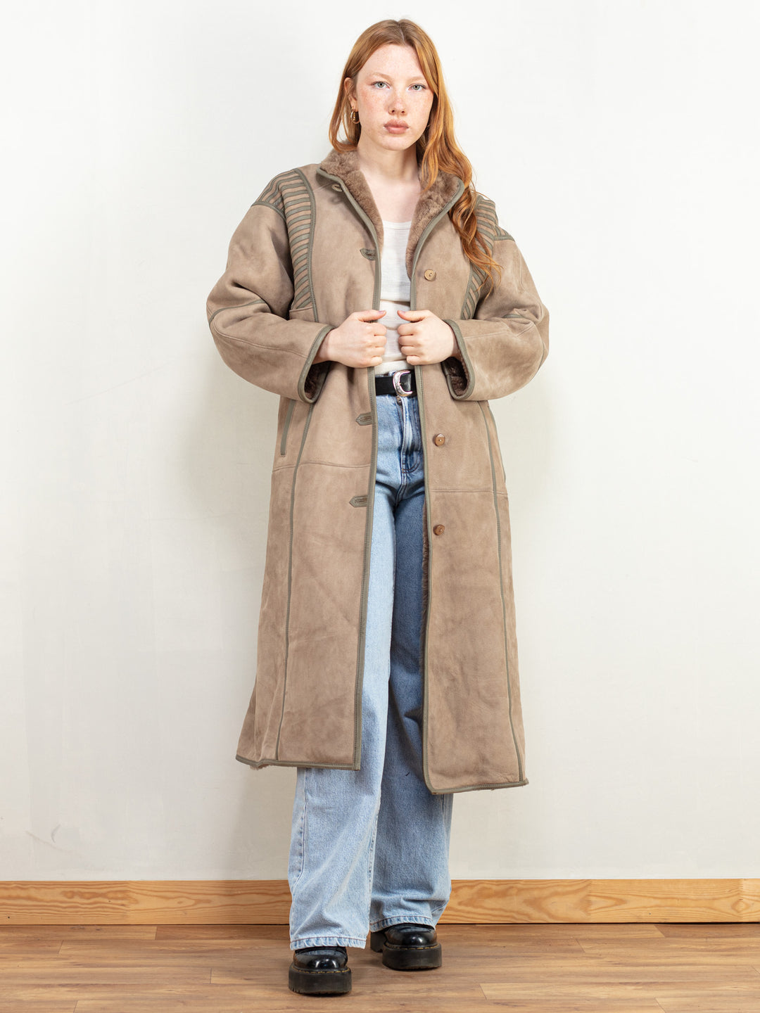 Vintage 80's Women Sheepskin Leather Coat in Beige - NorthernGrip