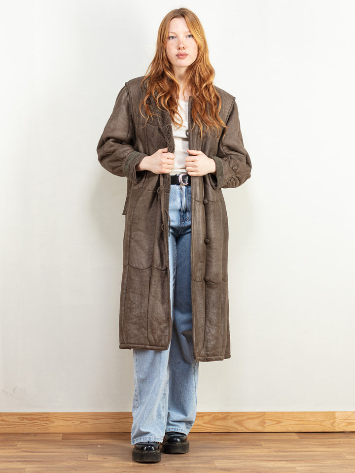 Vintage 80's Women Sheepskin Leather Coat in Brown - NorthernGrip