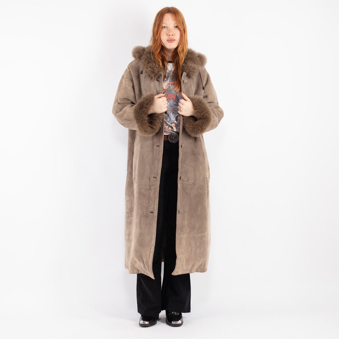 Vintage 90's Women Sheepskin Coat in Beige