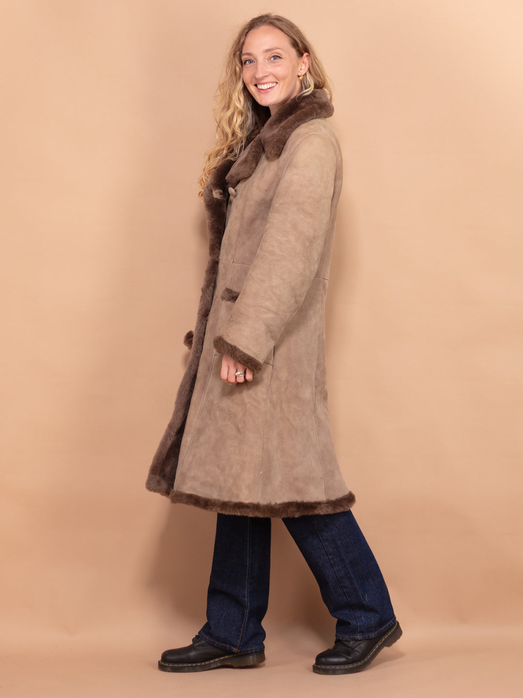 Vintage 70's Women Sheepskin Coat in Beige - NorthernGrip