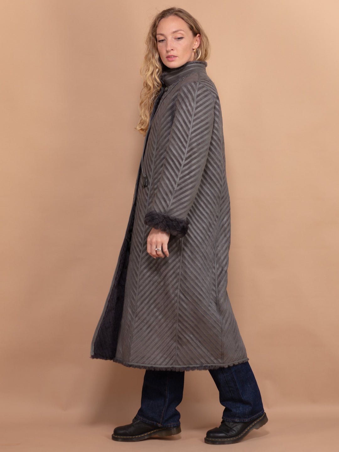 Vintage 80's Women Shearling Sheepskin Coat in Gray - NorthernGrip