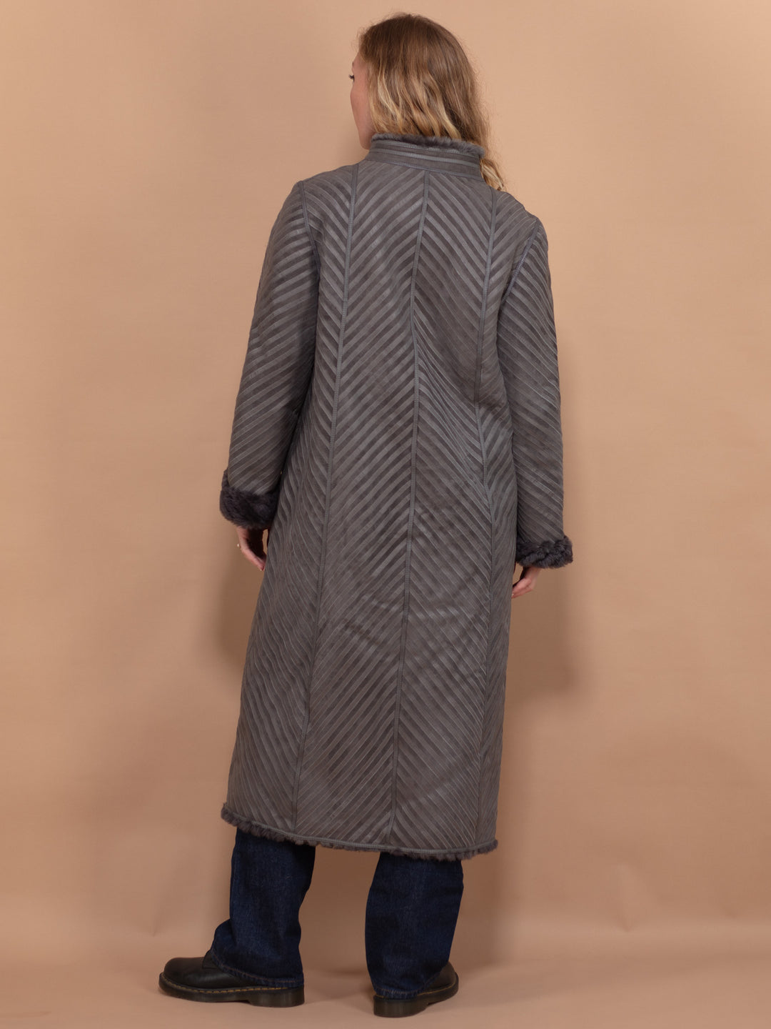Vintage 80's Women Shearling Sheepskin Coat in Gray - NorthernGrip