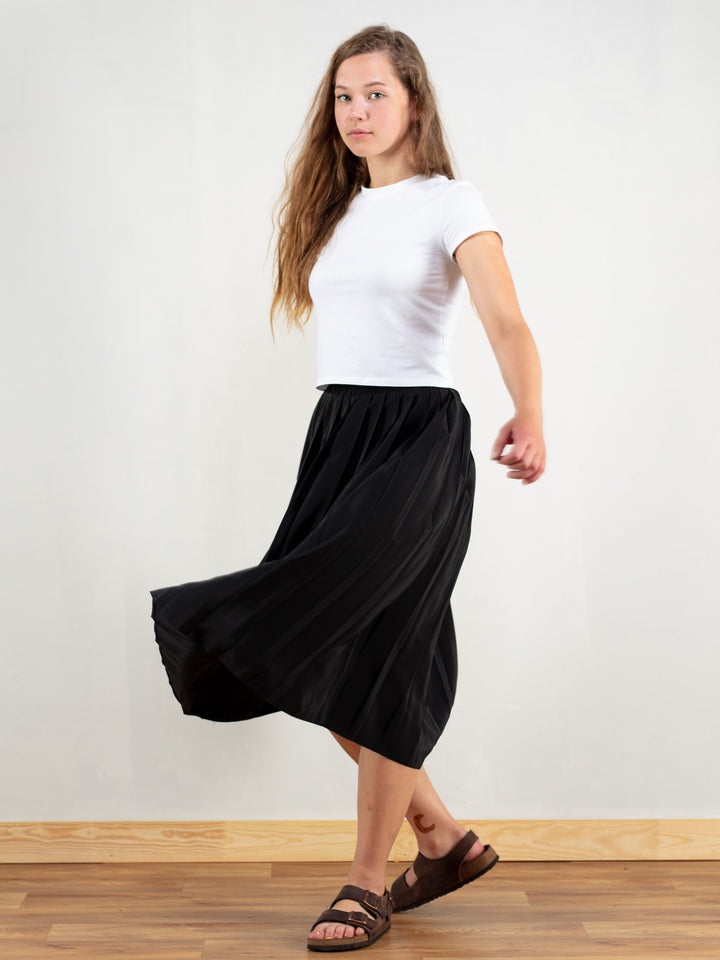 Vintage 70's Black Pleated Women Skirt - NorthernGrip