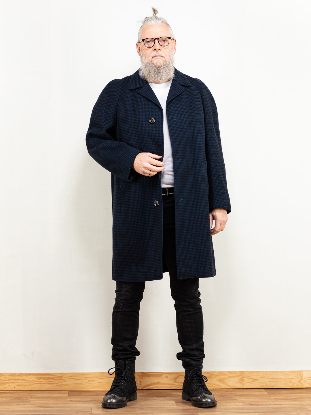 Vintage 80's Men Wool Coat in Dark Blue - NorthernGrip
