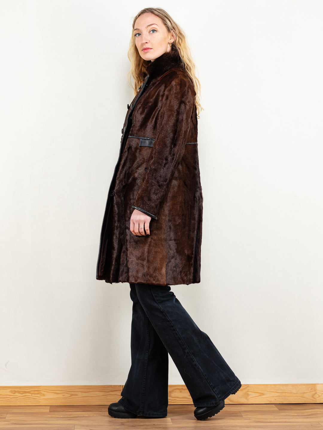 Vintage 60's Women Cows Fur Coat in Brown - NorthernGrip