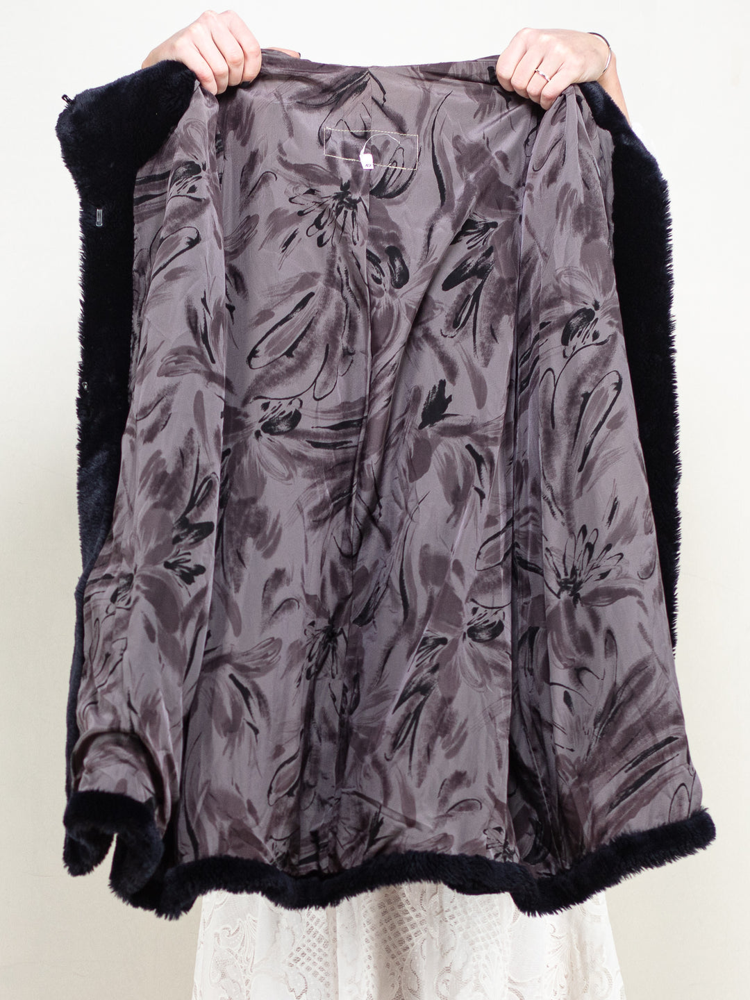 Vintage 90's Women Faux Fur Coat in Dark Blue - NorthernGrip