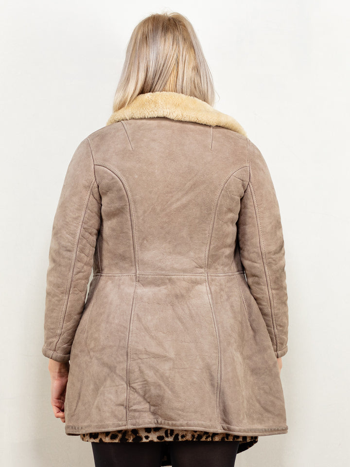 Vintage 70's Women Sheepskin Coat in Grey - NorthernGrip