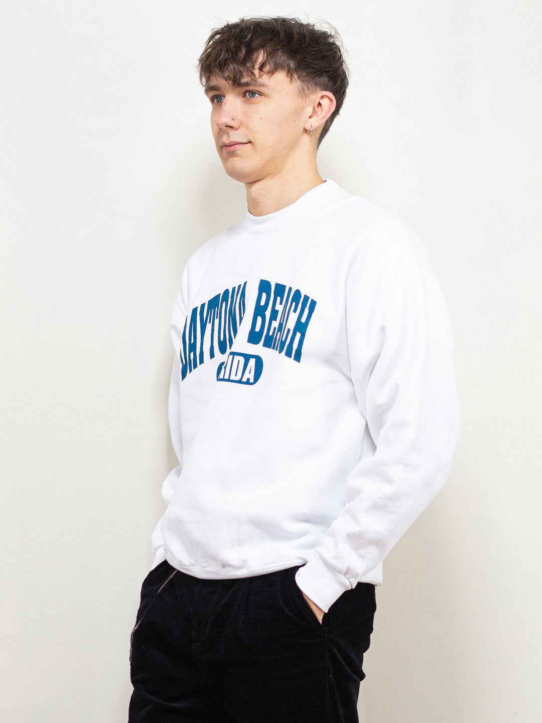 Vintage 90's Men Daytona Beach Sweatshirt in White - NorthernGrip