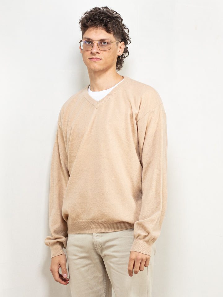 Vintage 90's Men V-Neck Sweater in Beige - NorthernGrip
