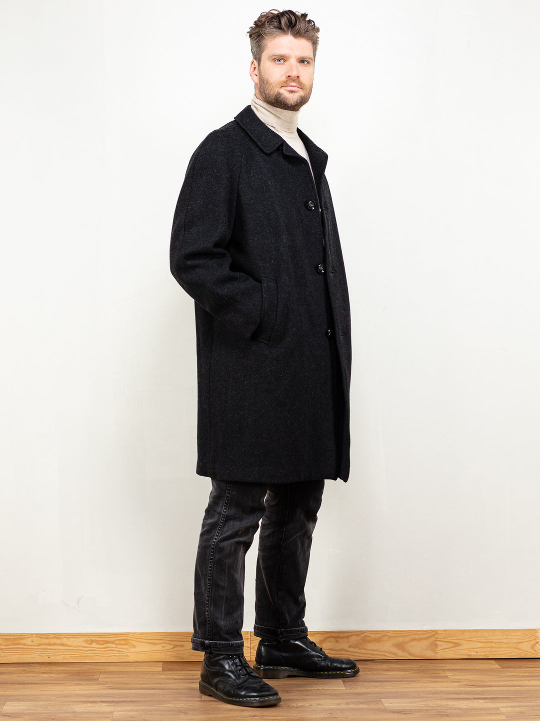 Vintage 90's Men Wool Coat in Black - NorthernGrip