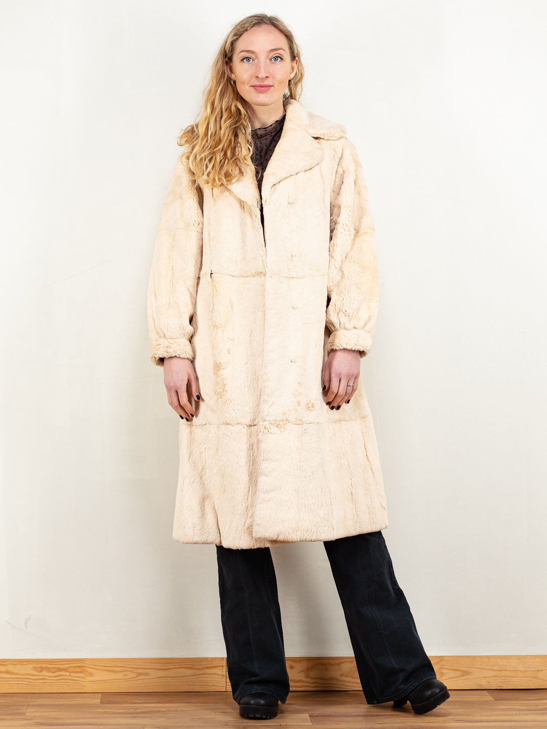 Vintage 70's Women Rabbit Fur Coat in Beige - NorthernGrip