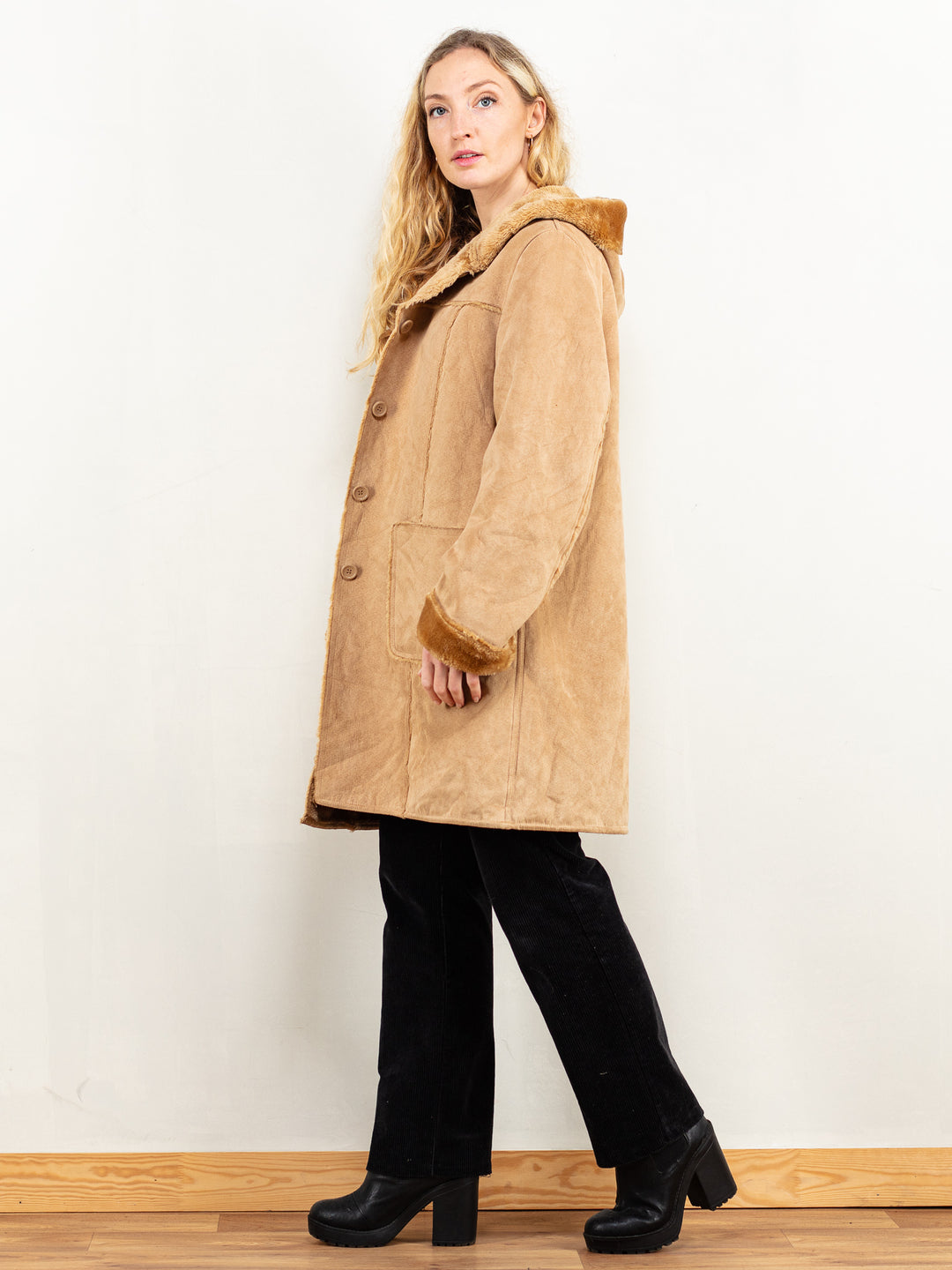 Vintage 00's Women Faux Suede Coat in Beige - NorthernGrip
