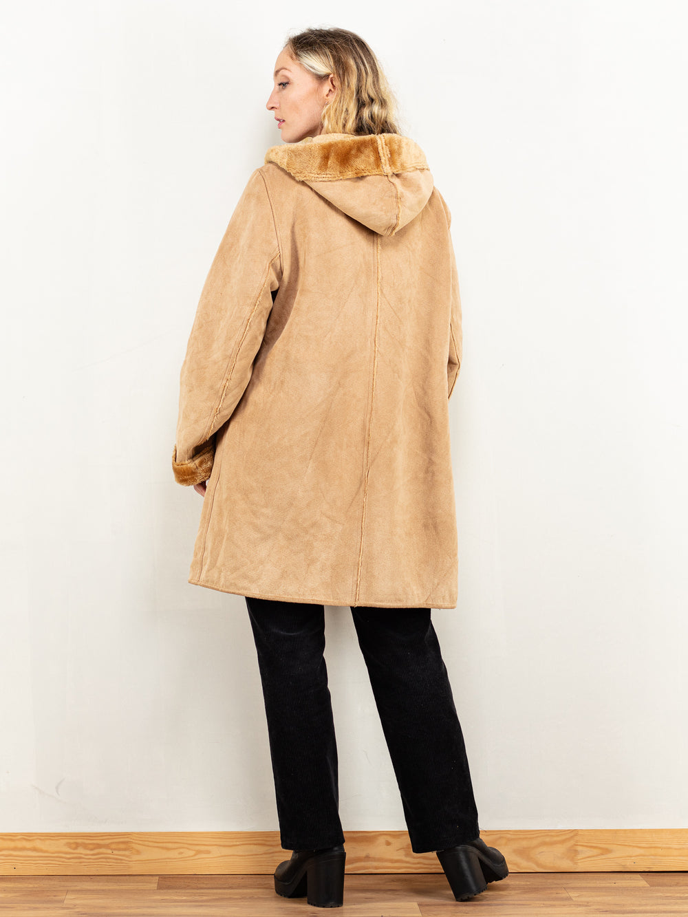 Vintage 00's Women Faux Suede Coat in Beige - NorthernGrip