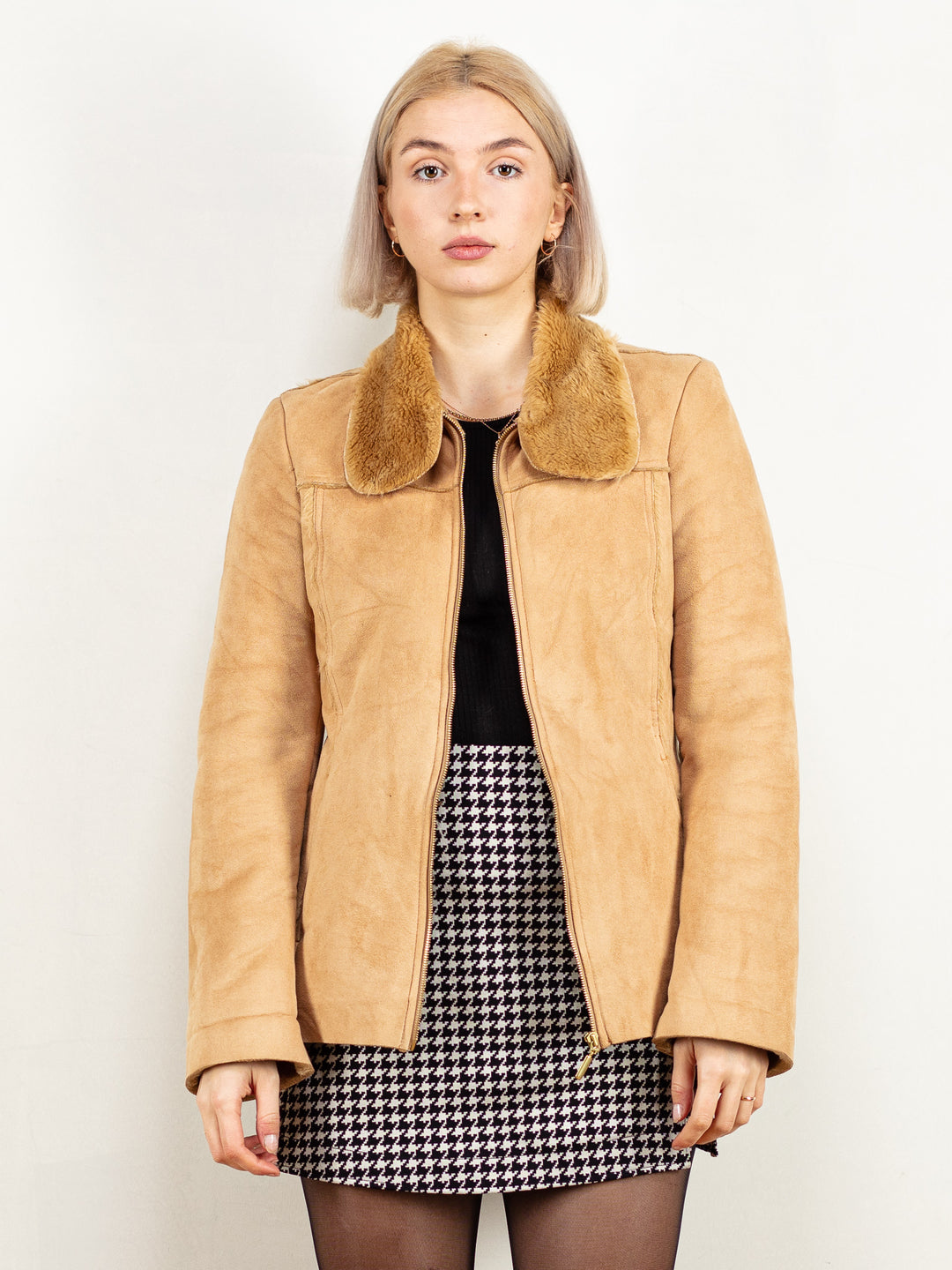 Vintage 90's Women Faux Suede Sherpa Jacket in Beige - NorthernGrip