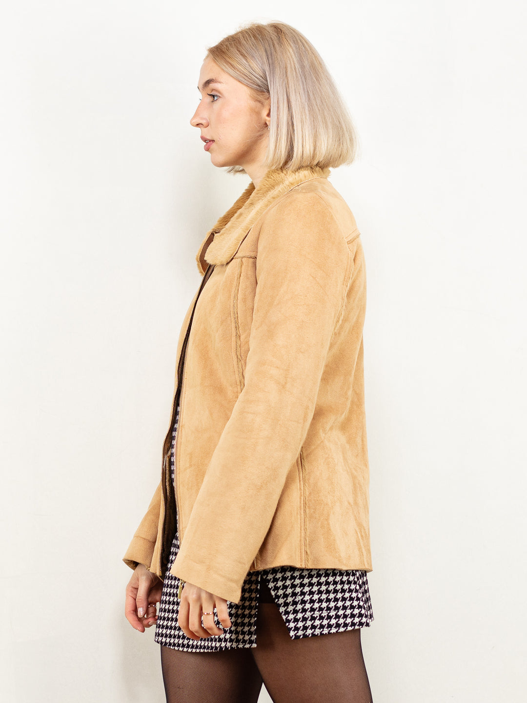 Vintage 90's Women Faux Suede Sherpa Jacket in Beige - NorthernGrip